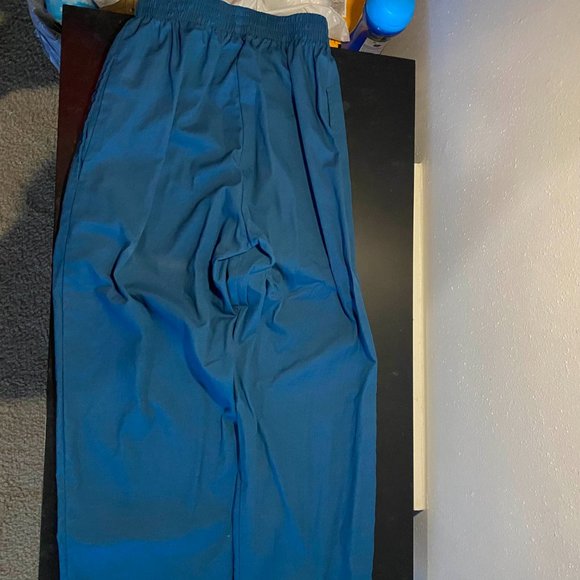 Teal Scrubs - Picture 6 of 8